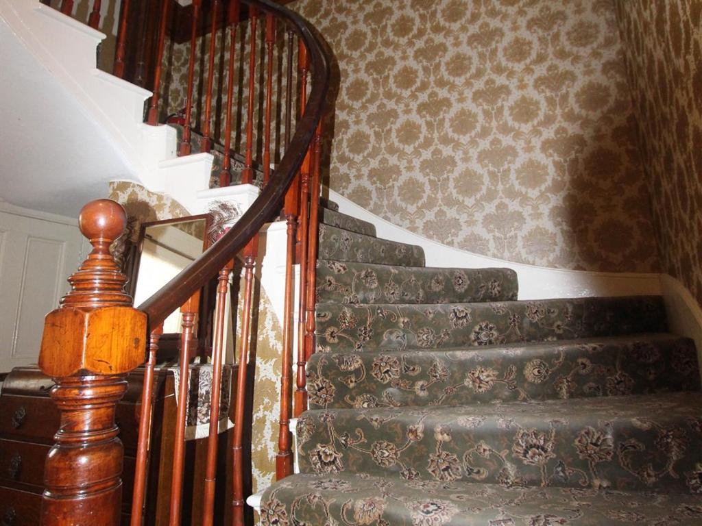 Spring Garden Guest House Госпорт Екстериор снимка