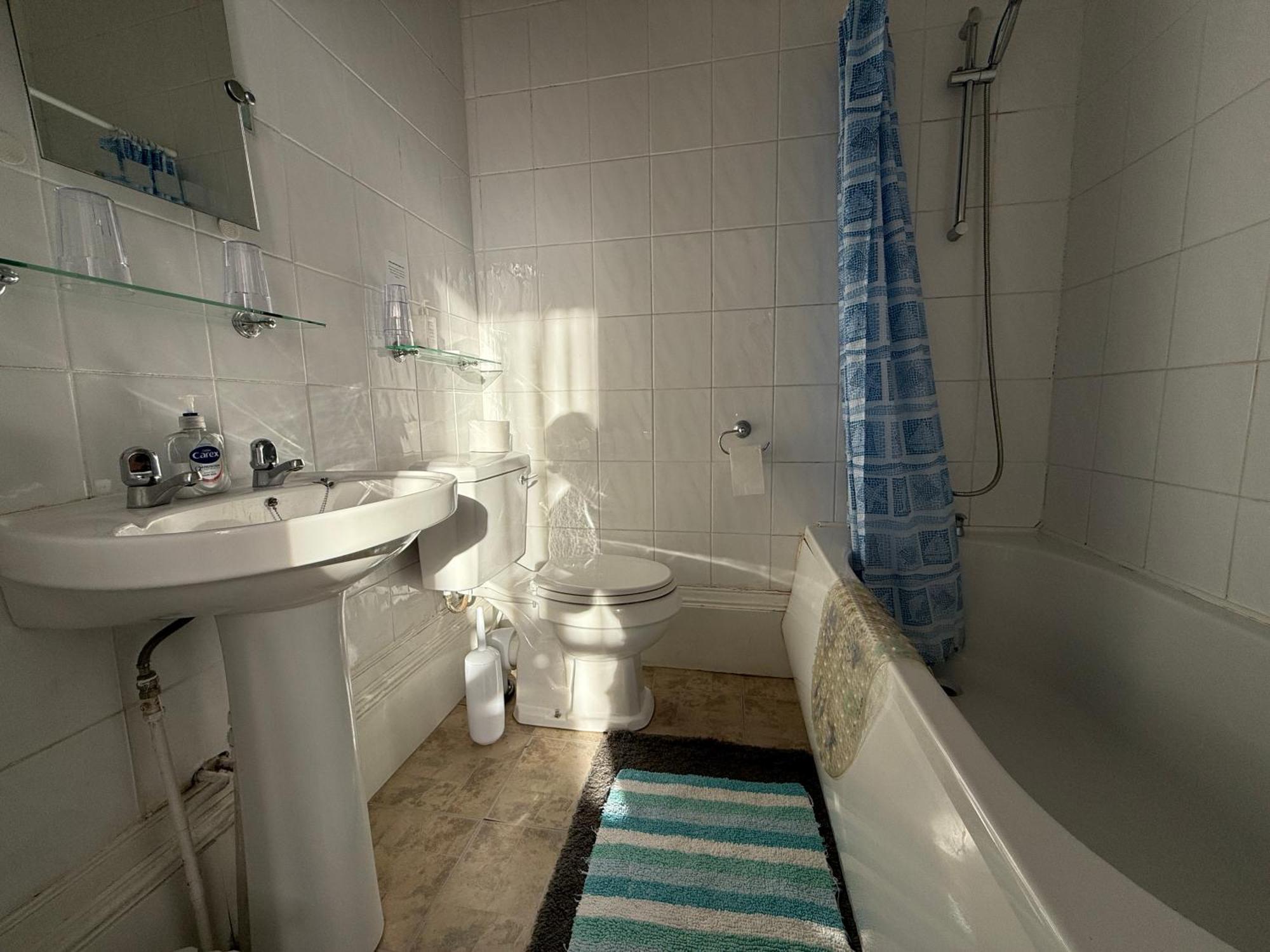 Spring Garden Guest House Госпорт Екстериор снимка